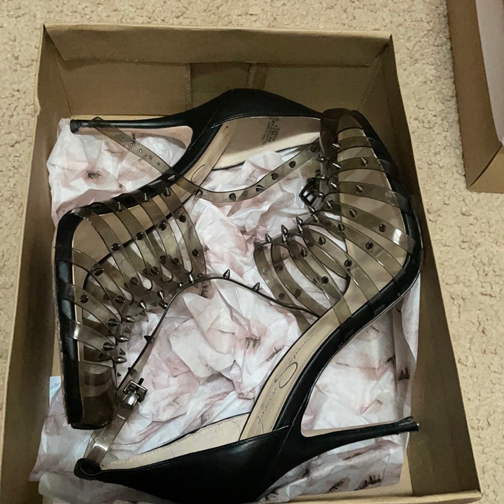 Jessica Simpson Smoke Clear Closed Toe